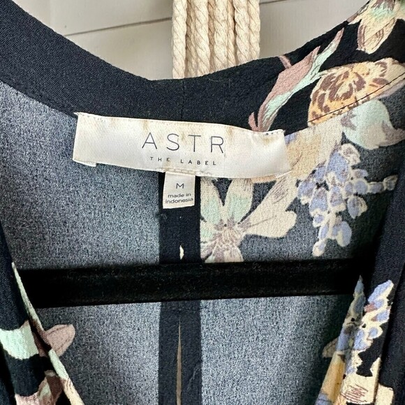 ASTR The Label Sleeveless Floral Hi Lo Faux Wrap Maxi Dress Black Size Medium - Picture 10 of 11
